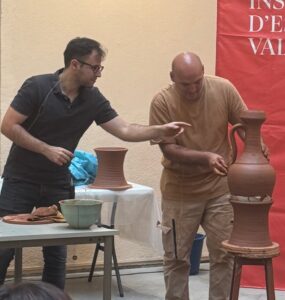 Més informació sobre l'article Un terrisser i un arqueòleg uneixen coneixement i experiència en una sesió sobre la ceràmica antiga a Valls