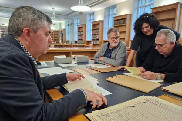 Membres de l’IEV visiten el Cambridge del compositor Robert Gerhard